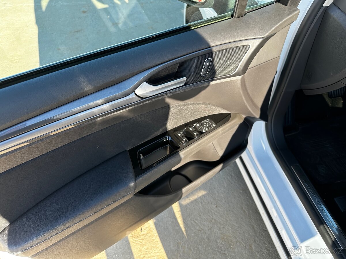 Ford Mondeo mk5 Titanium - 12