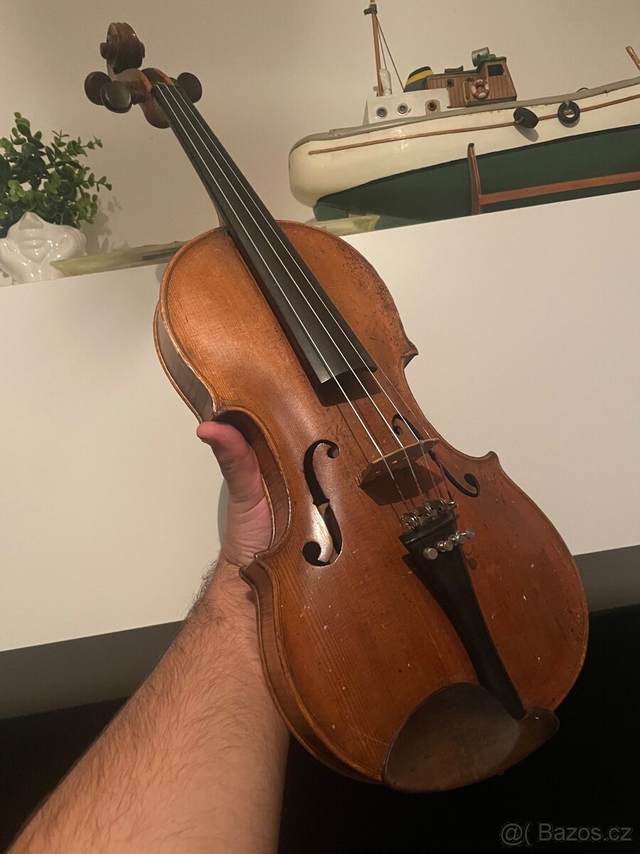 Housle - 12