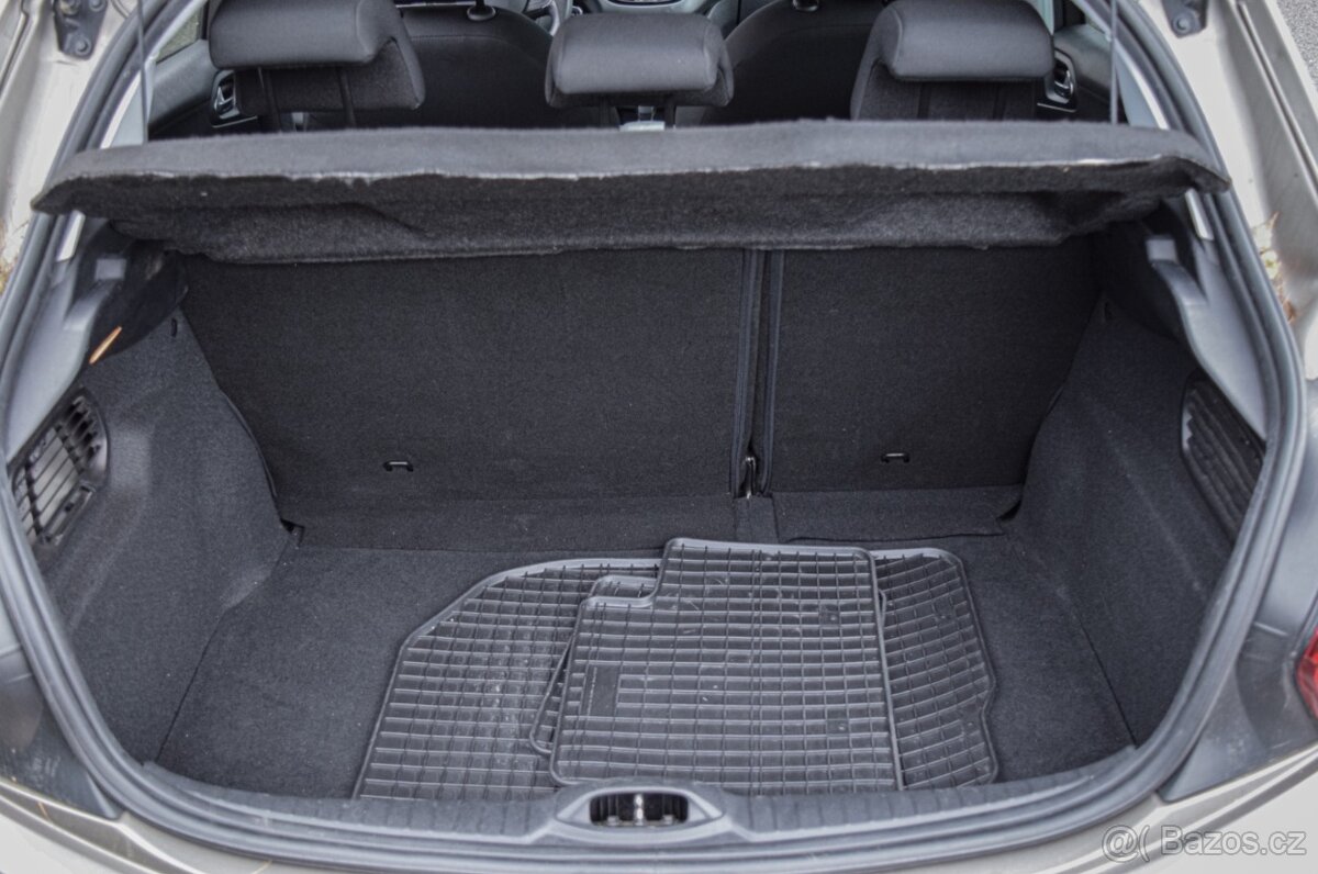 Peugeot 208 1.2 Active 2015 - 12