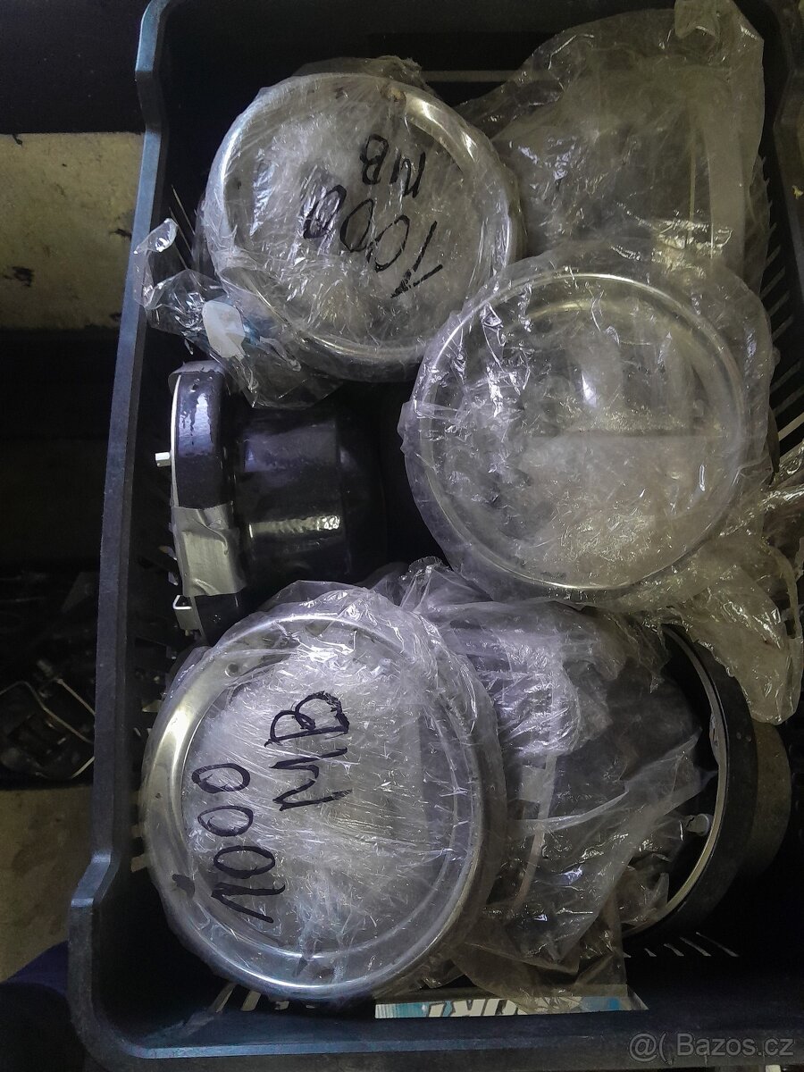 ŠKODA,p.NÁRAZNÍK 1000MB NOVÝ - 12