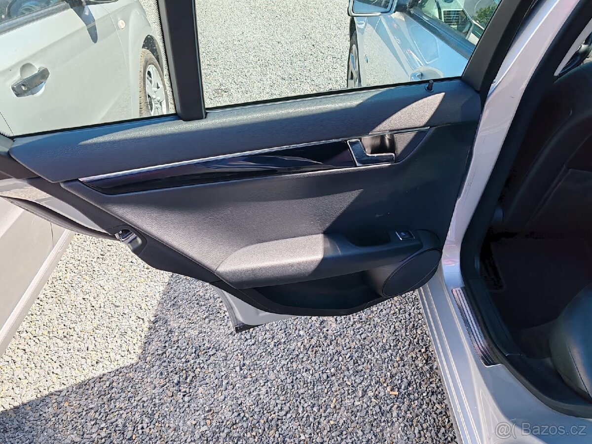 Mercedes-Benz Třídy C
220CDI - 12