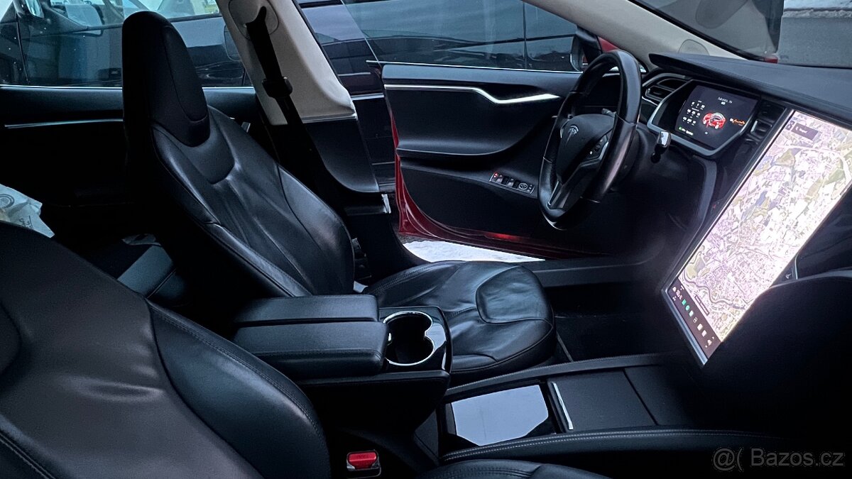 Tesla Model S85 El.Panorama Kuze Vzd.podvozek barva RedMult - 12