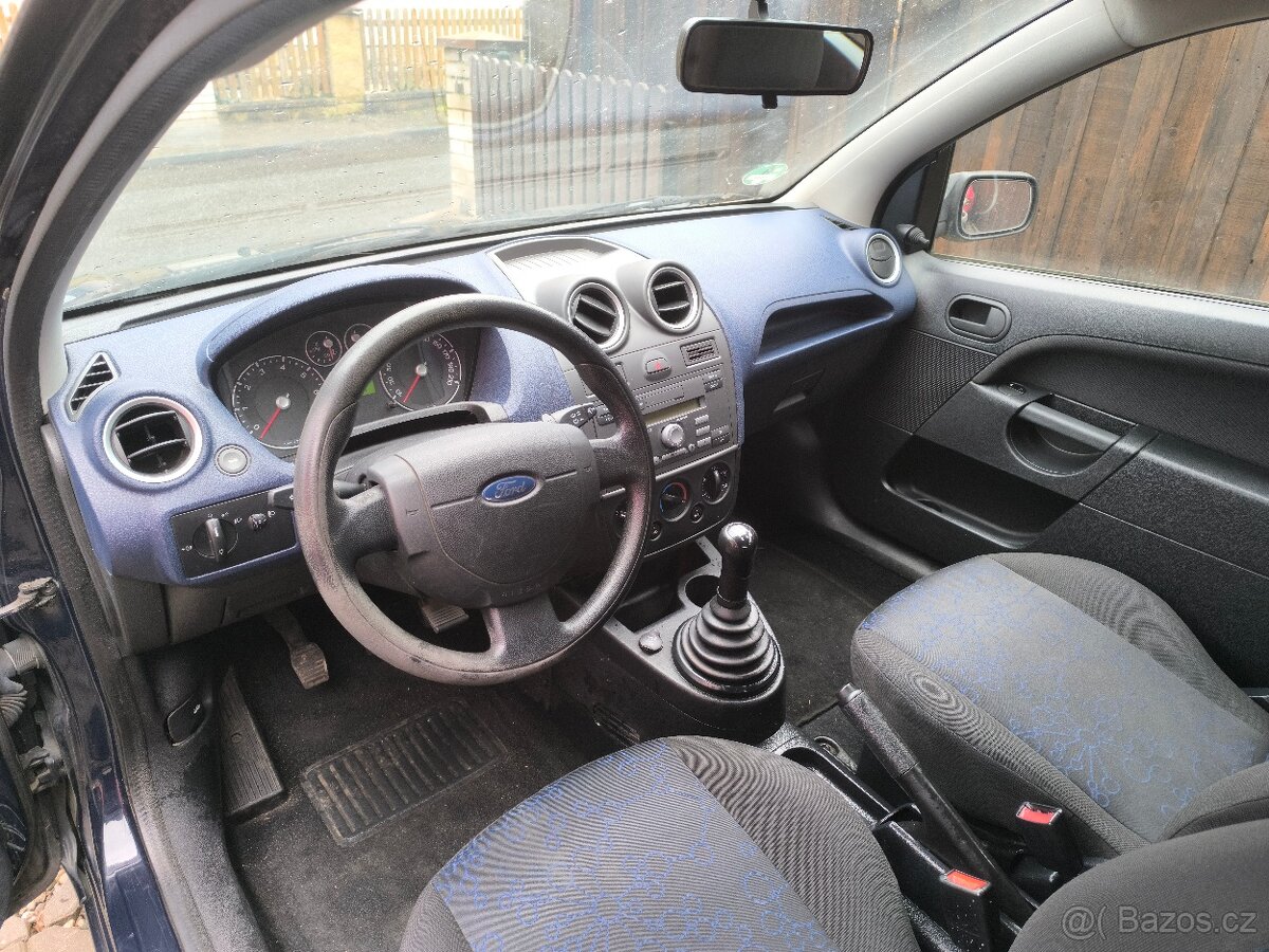 Prodám Ford Fiesta 1.3 44kw rok 2006 - 12