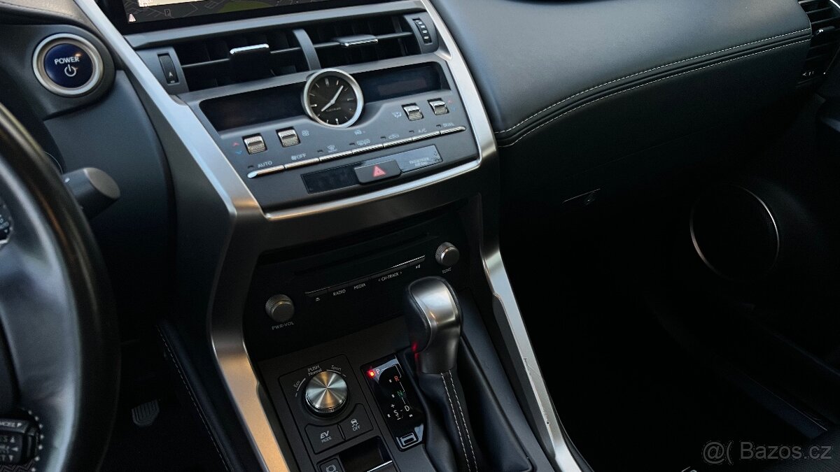 Lexus NX300h Hybrid m.2021 Perleť Navi Kamera Automat CVT - 12