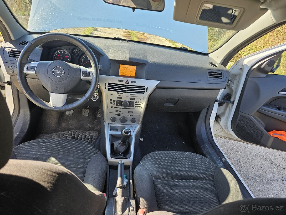 Opel Astra karoserie Sedan - 12