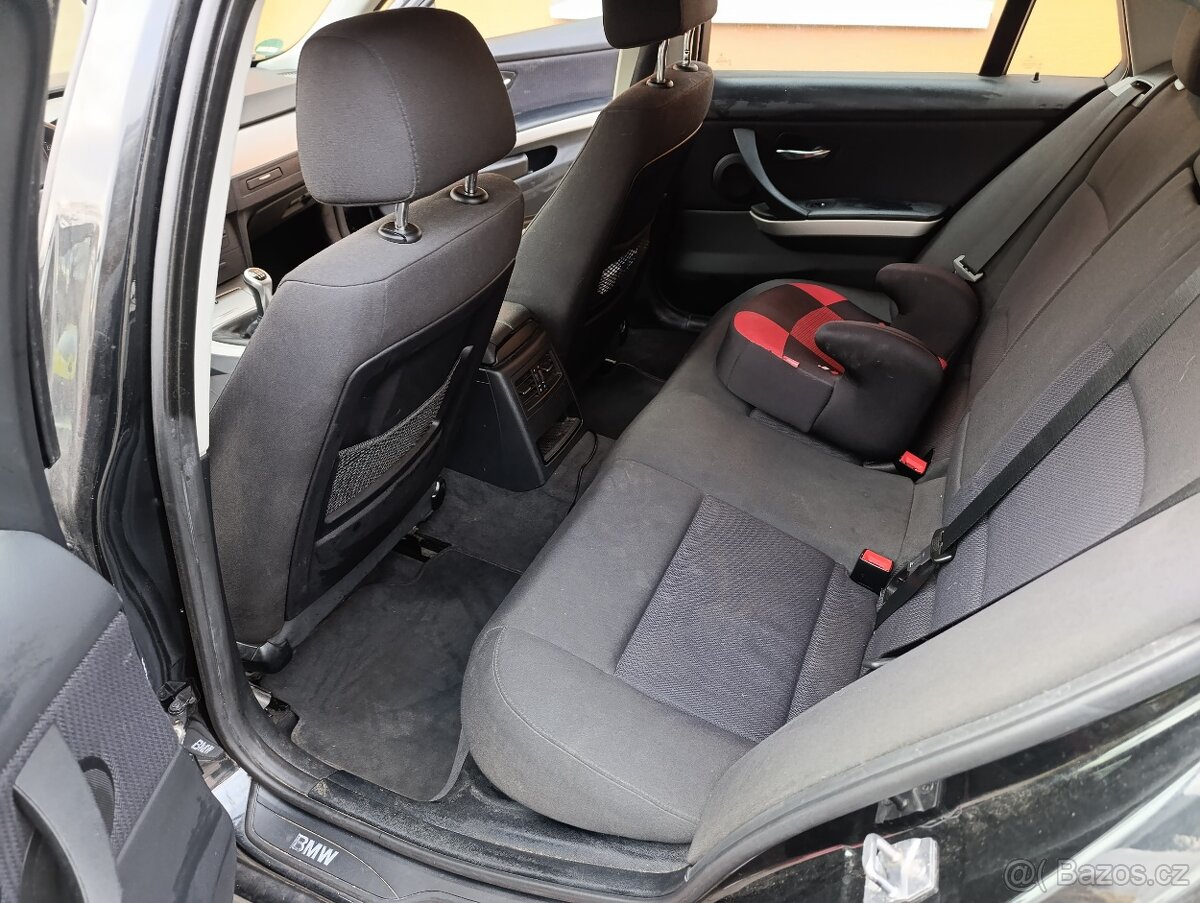 BMW 318i, navi, 2x alu, rv 2011, 176 xxx km, STK bude nová - 12