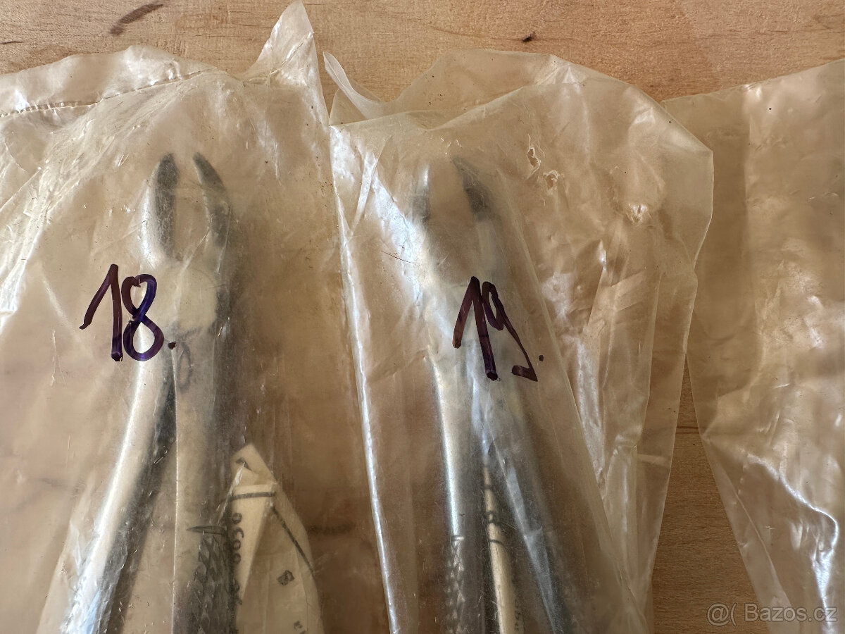 NEPOUŽITÉ zubařské extrakční kleště CHIRANA 3 - 12