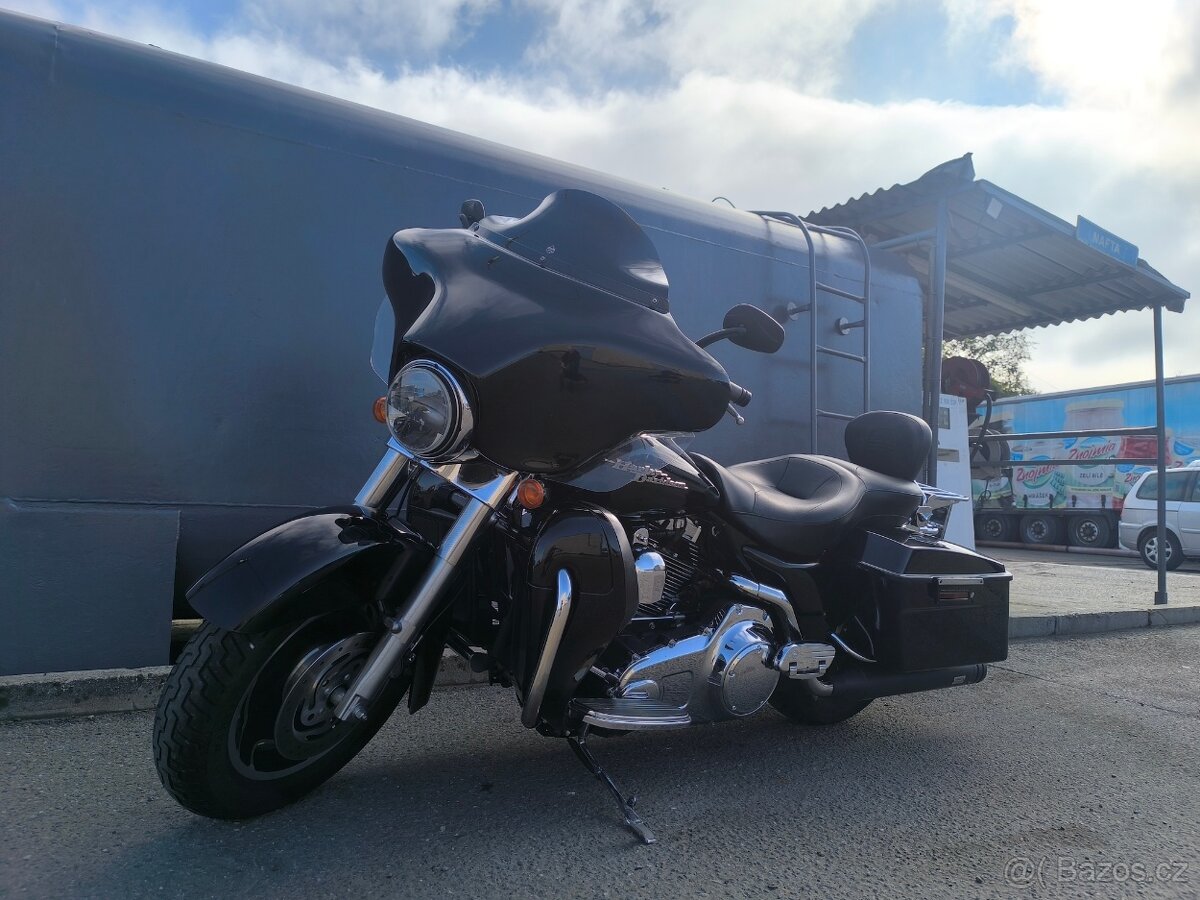 Harley Davidson FLHX Street Glide TOP STAV EU verze - 12