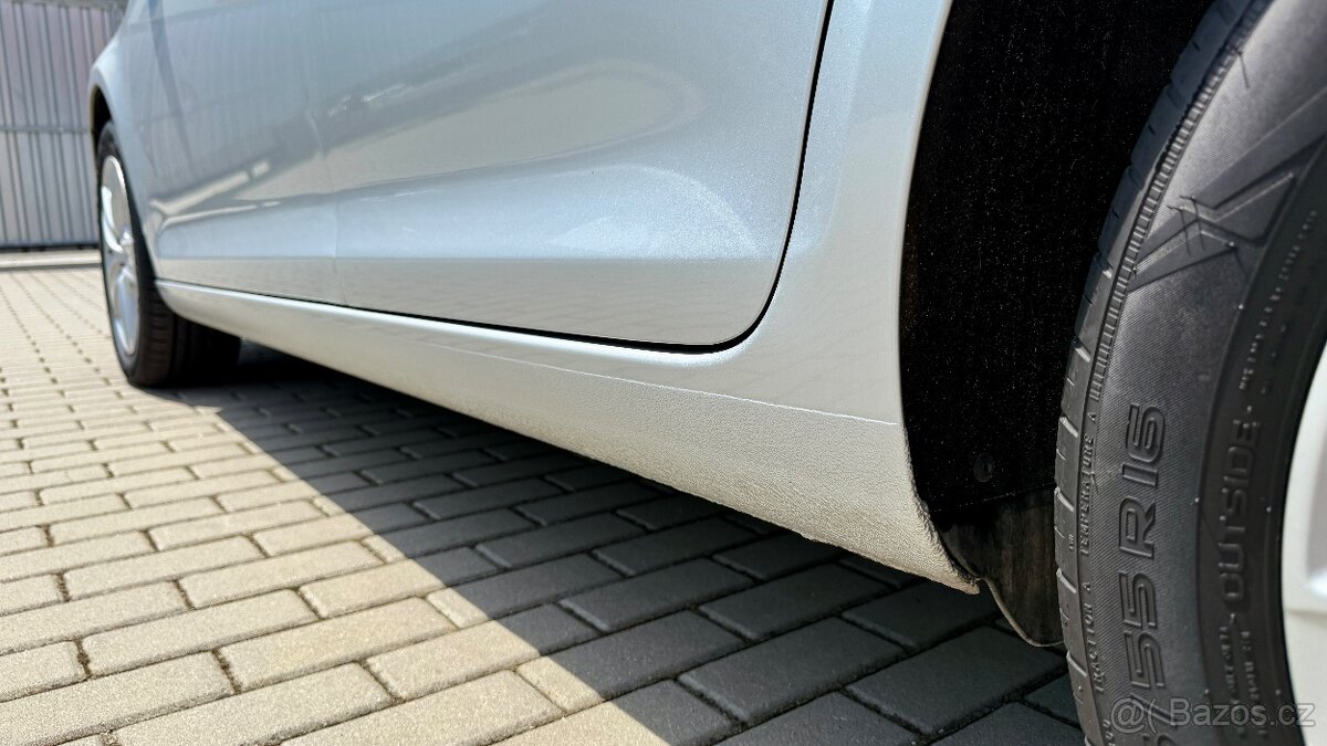 Volkswagen Golf Variant //1.6TDi//77kW//139TKM-SERVIS//1.MAJ - 12