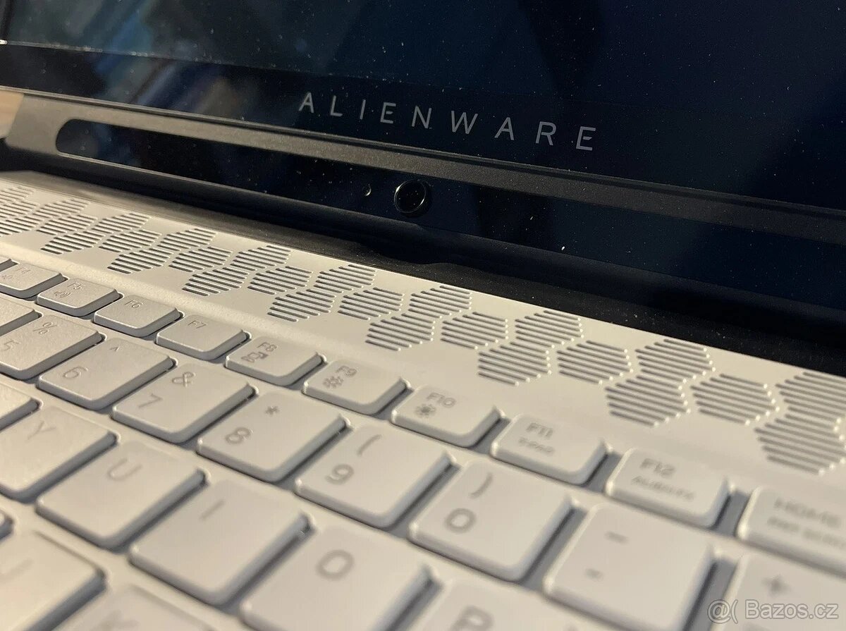 Prodám Dell Alienware m15 R3 - 12