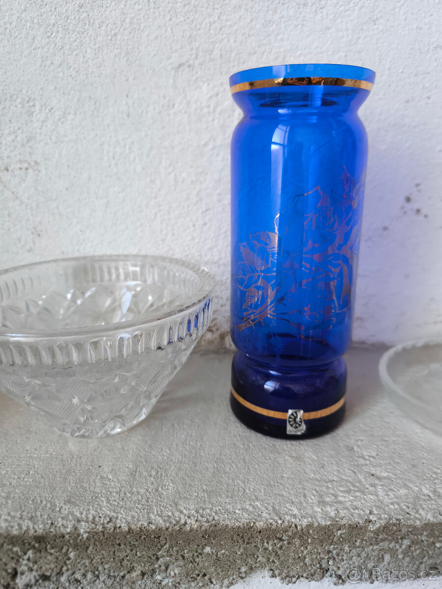 Hrníčky, sklenice, talíře, keramika, sošky a jiné nálezy na - 12