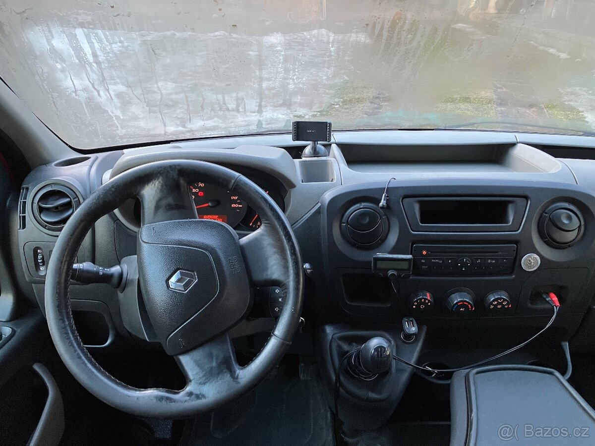 Prodám havarovaný Renault Master 2.3,r.v.2012,107 kw,9 míst - 12