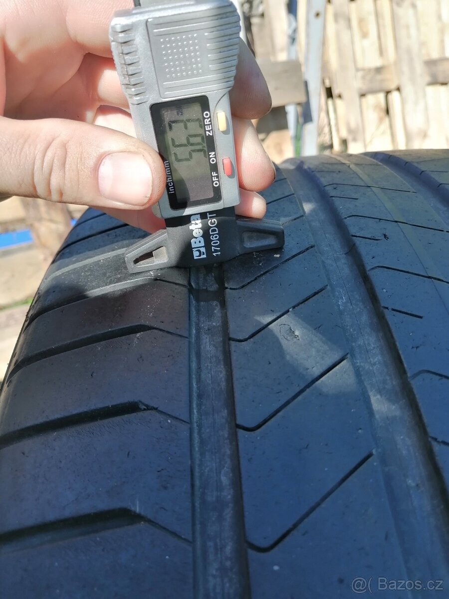 Pirelli P Zero 315/35ZR22 - 12