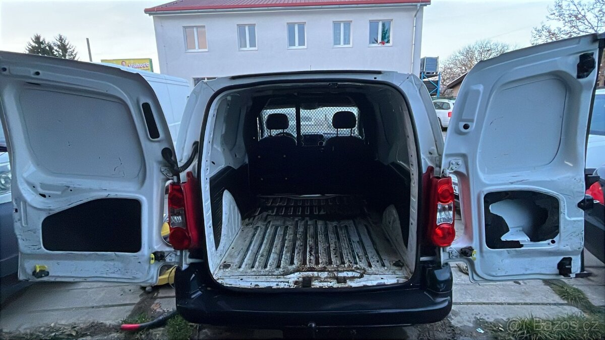 Peugeot Partner, Peugeot Partner; 1,6 HDI - vadný motor - 12