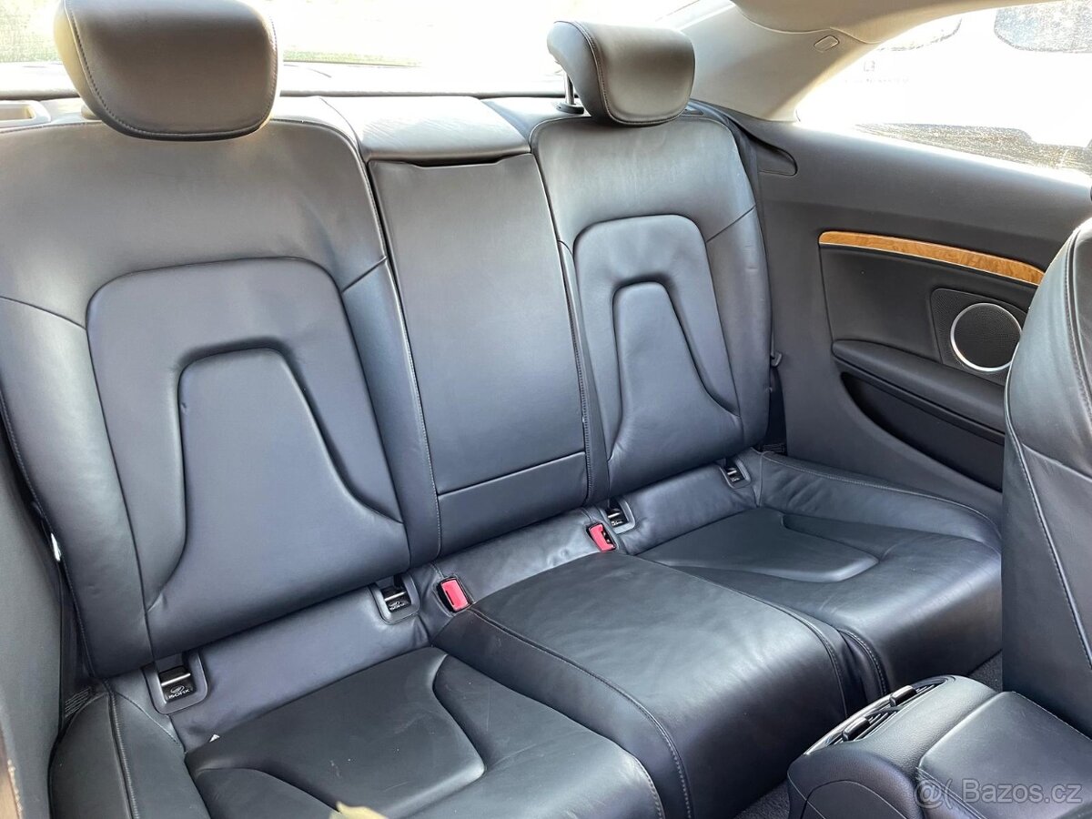 Audi A5 Coupé 3.0 TDI Quattro – manuál - 12