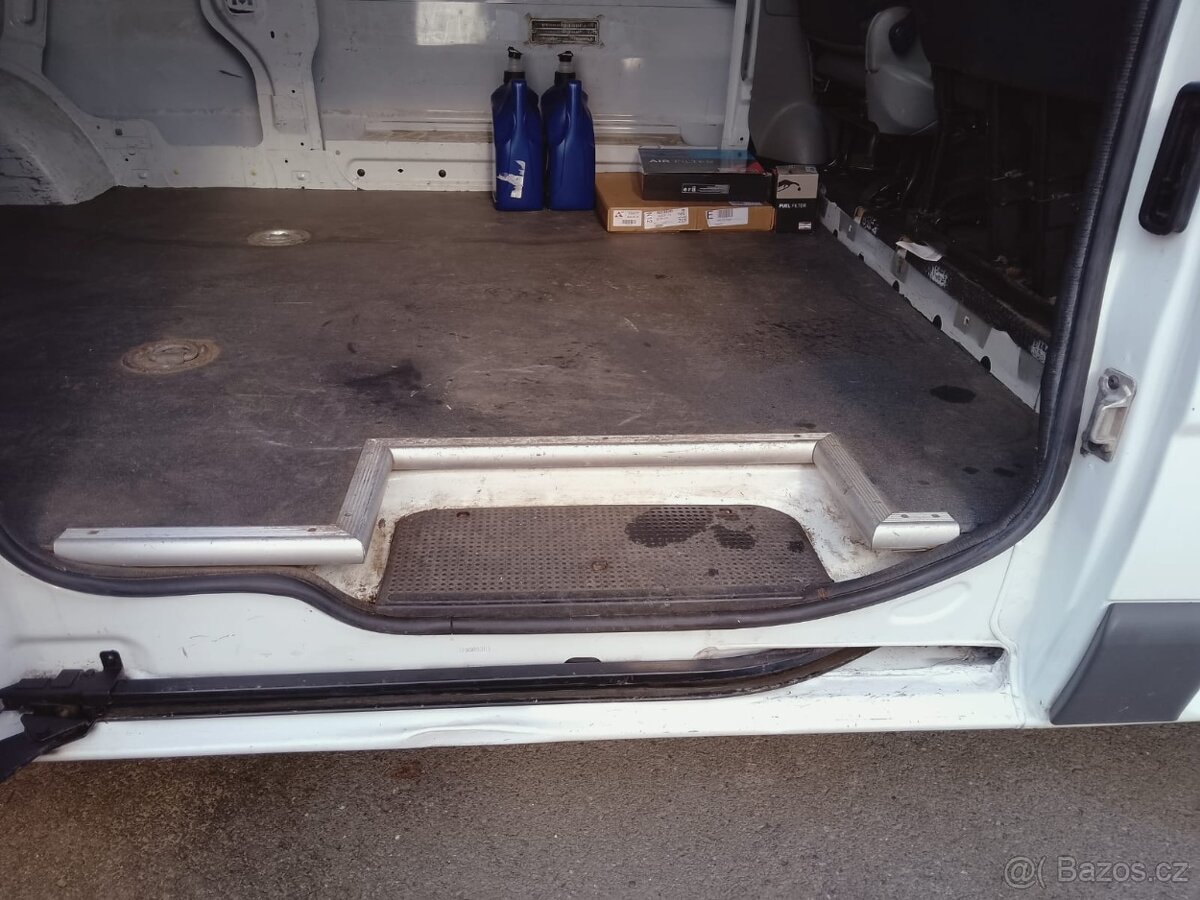 RENAULT TRAFIC L2H1 LONG XL 2,0DCi84kw,rv2011,ČR,TZ,DPH,CENA - 12