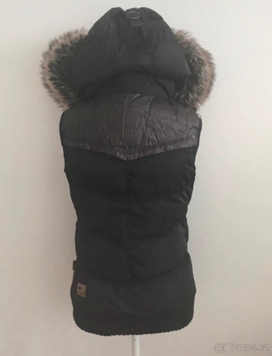 Nová černá vesta s kapucí Khujo vel. S - 12