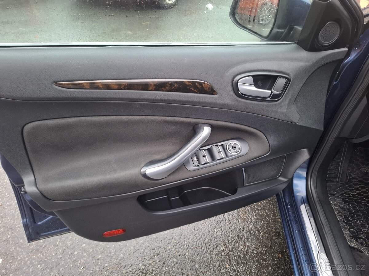 Ford Mondeo mk IV GHIA. TOP STAV - 12