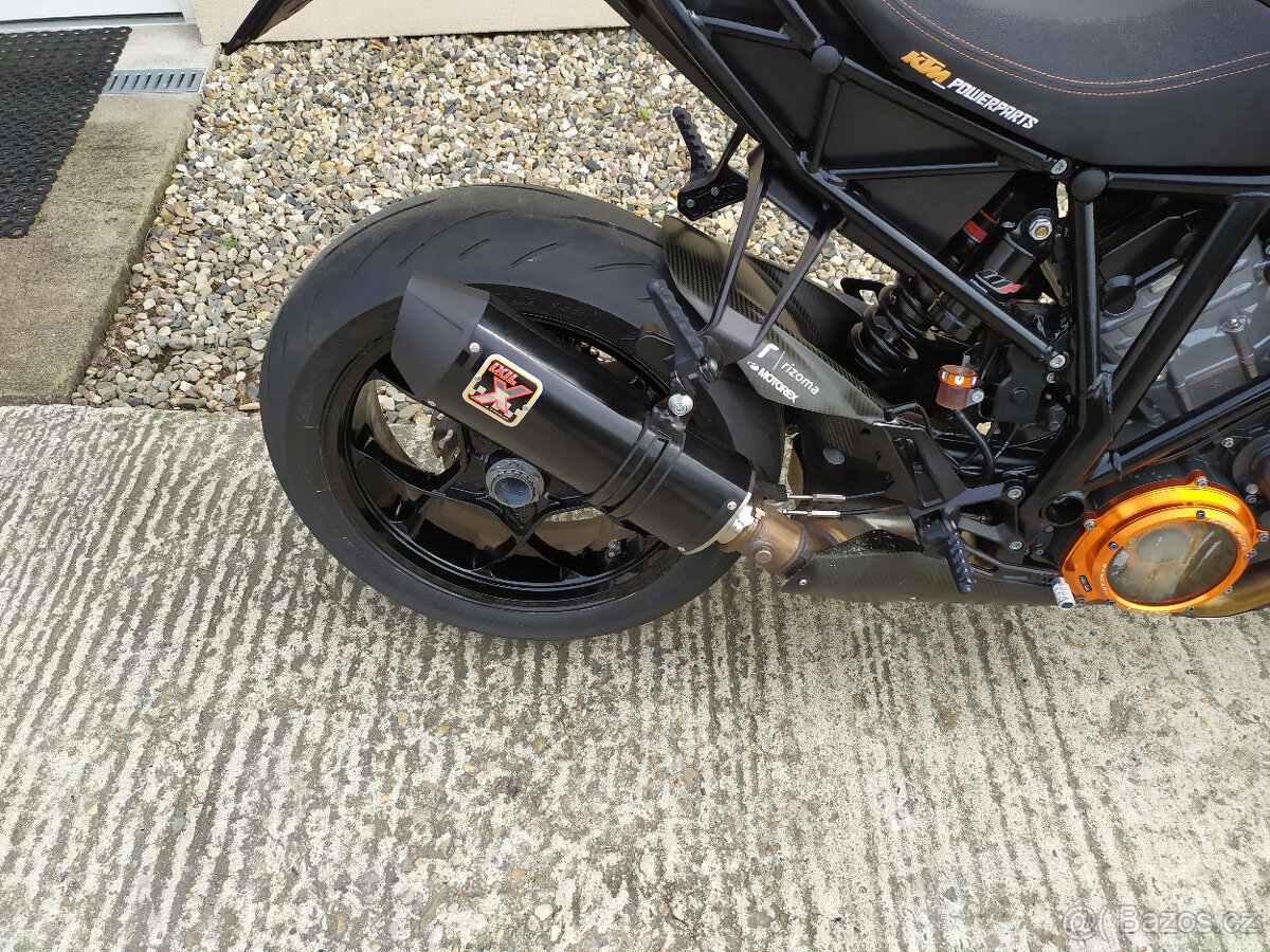 KTM 1290 Super Duke R-2017 - 12