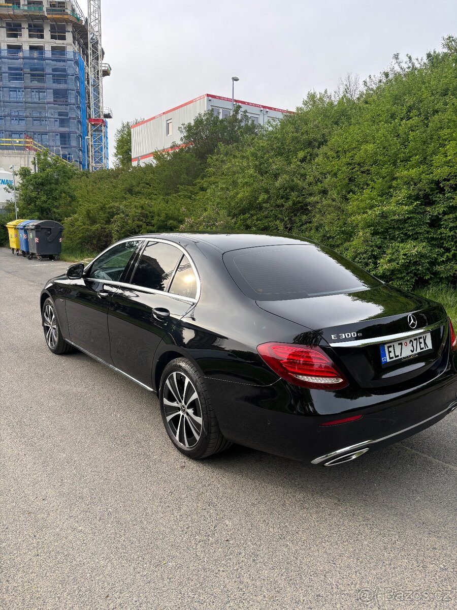 Mercedes-Benz E300e - 12