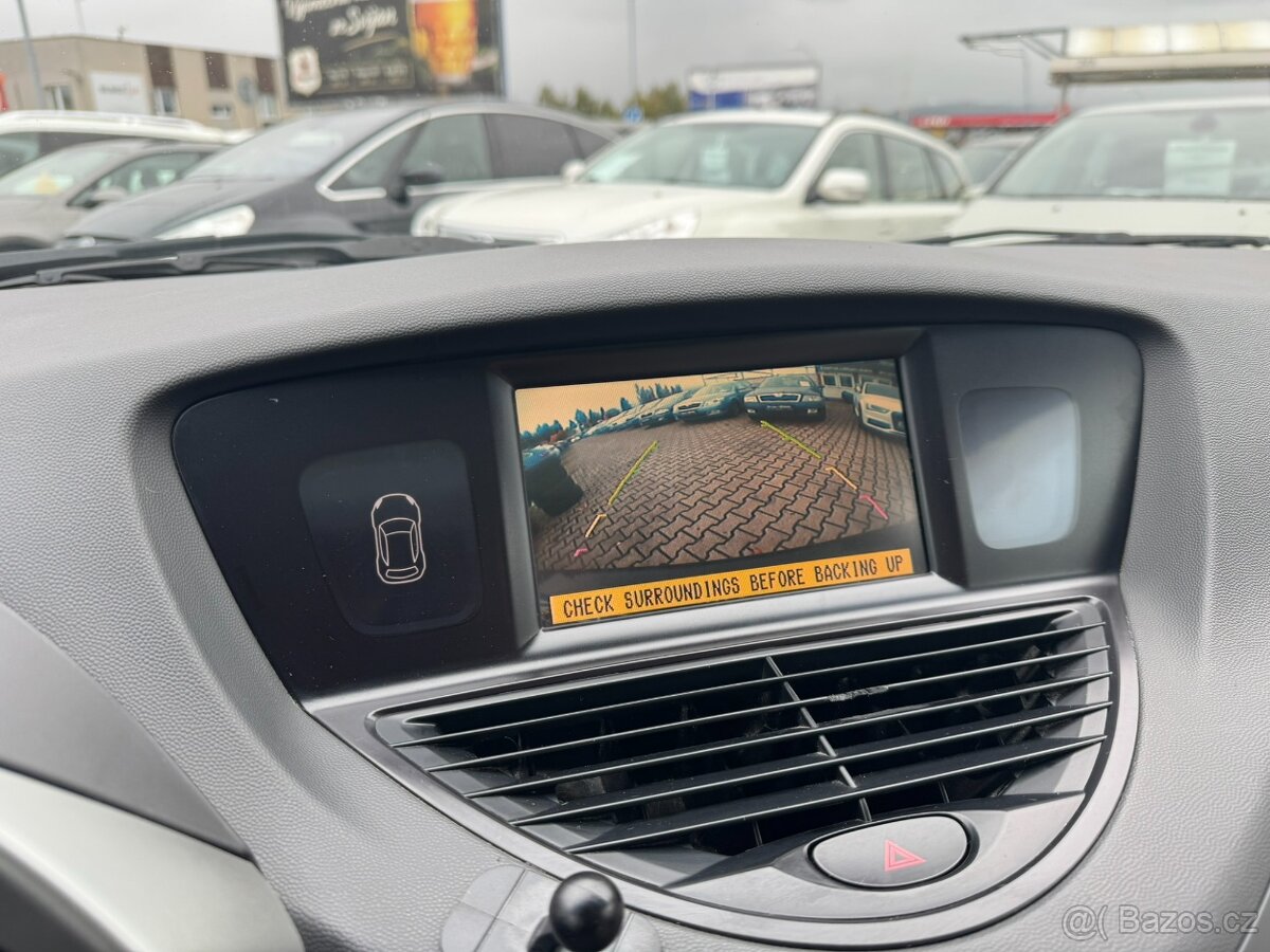 Subaru Tribeca 4X4 3,0i 180 KW AUTOMAT 7 MÍST - 12