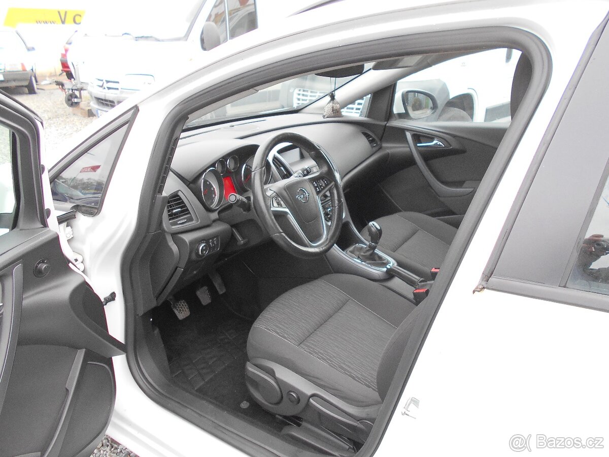 Opel Sports tourer 1.6 Cdti 81 kw - 12