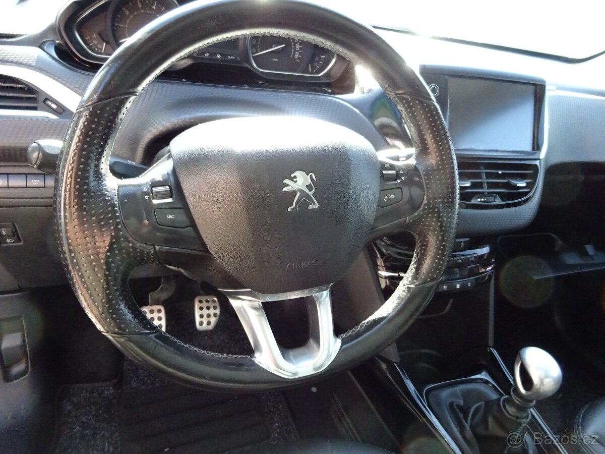 Peugeot 2008 1,2 PT,CROSSWAY,garance km,96kW - 12