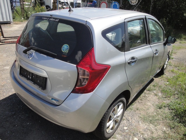 Nissan Note E12 na náhradní díly - 12