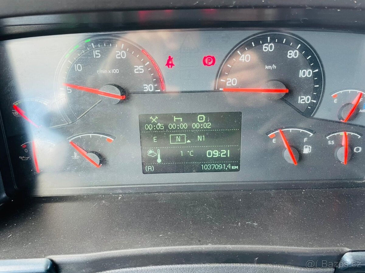 Volvo 420 EEV tahač - 12