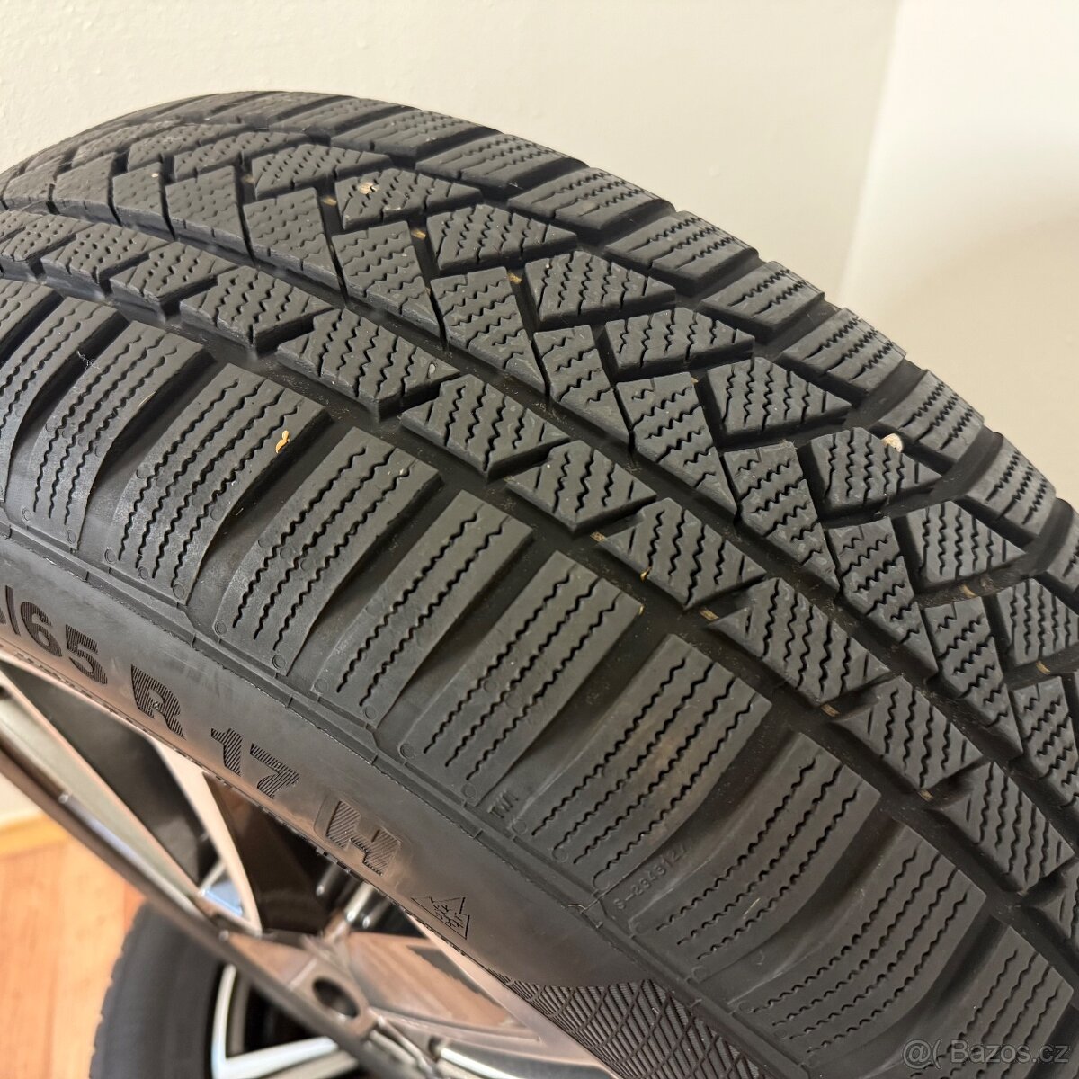 KIA/HYUNDAI 5x114,3 R17 ET45+ZIMNÍ 215/65R17 8mm - 12