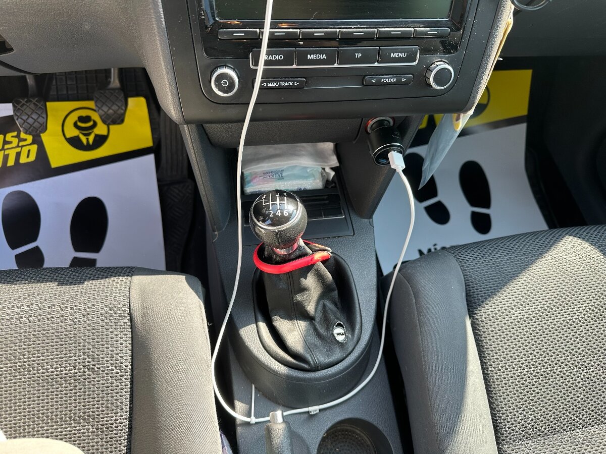 Volkswagen Touran 2011 - 12