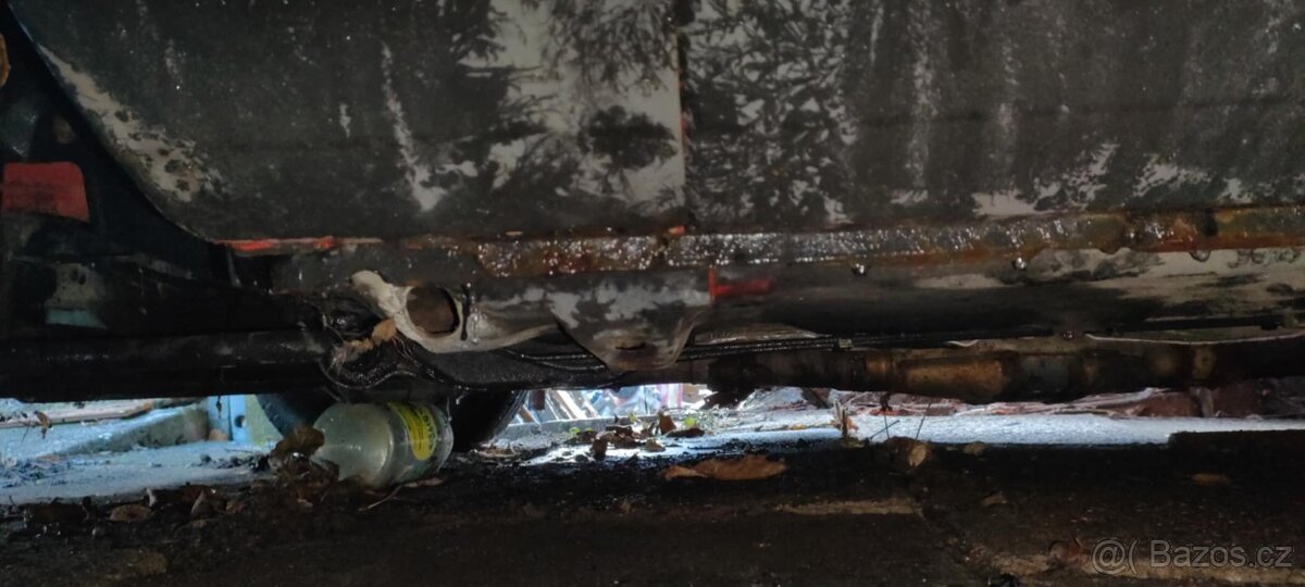 Prodám Ford Sierra 1.6 CVH 59kW - 12