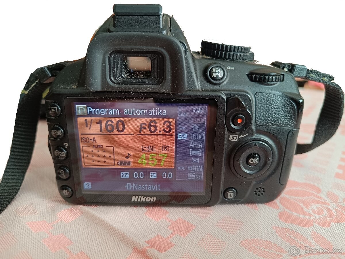 Prodám Nikon 3100+obj. 18-55 - 12