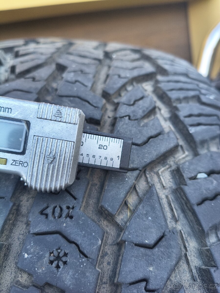 Pneu 265/65 R17 - 12