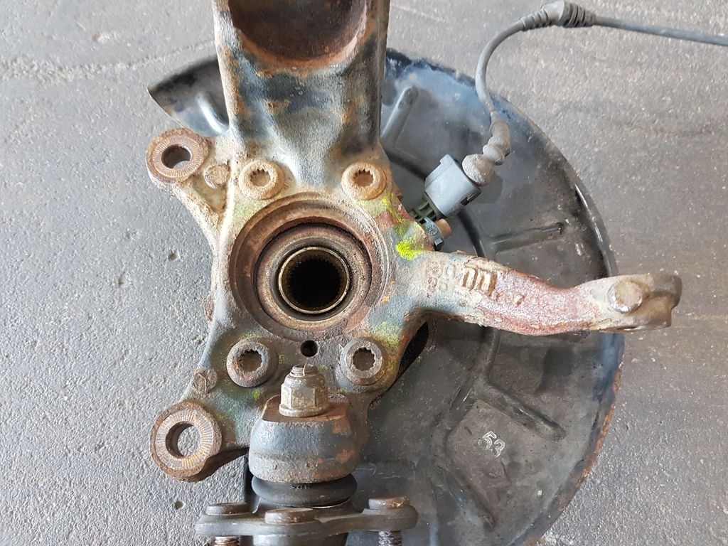 Pravá přední těhlice, velký typ Škoda Octavia II RS - 12