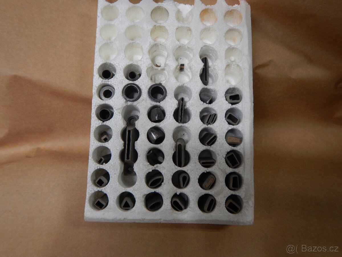 prodám vybavení dílny - 12