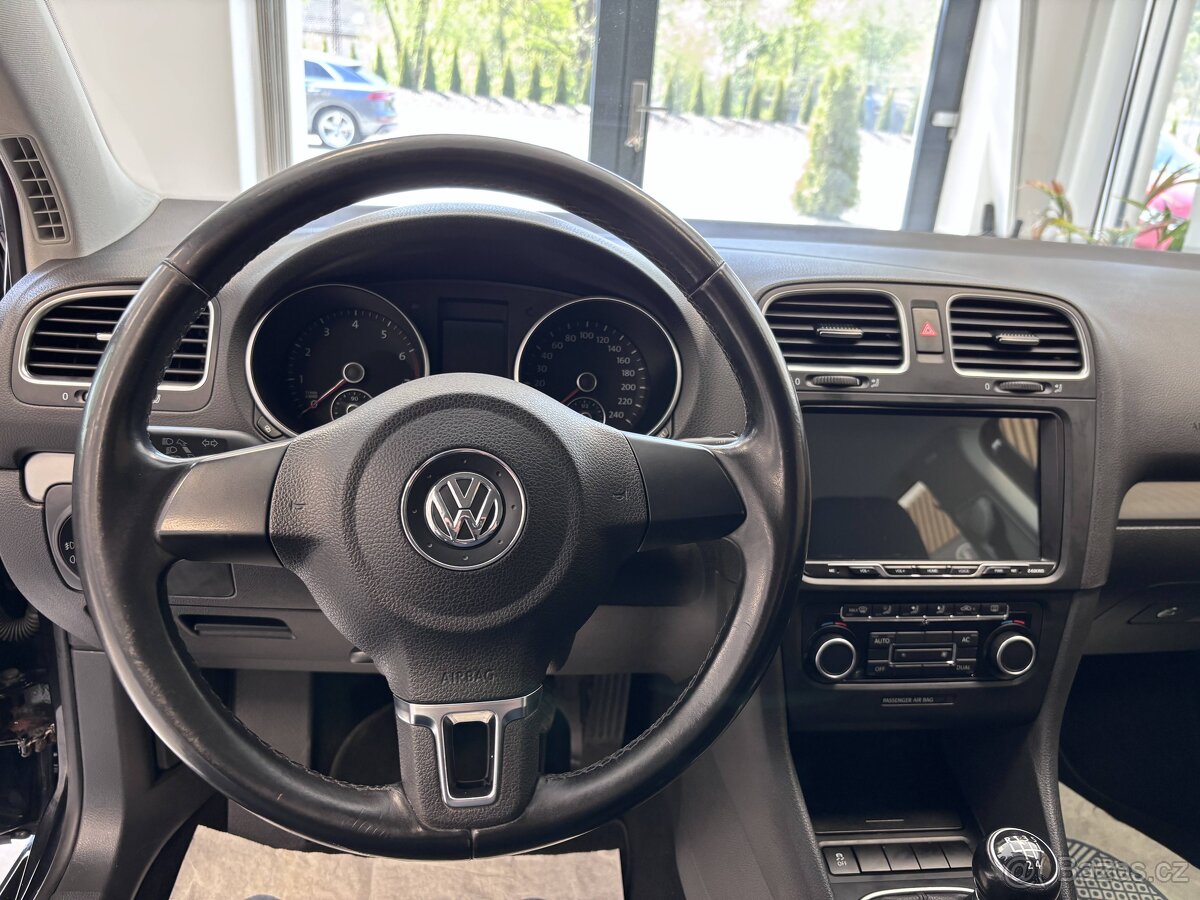 Volkswagen Golf 1.2TSI TREND - 12