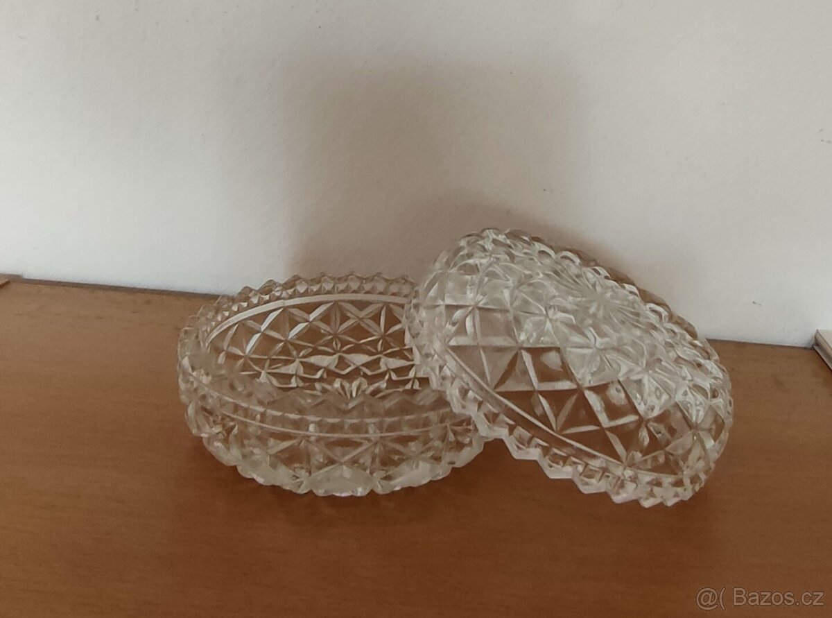 Skleněné dózičky s víkem - 12