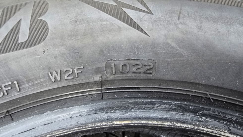 Zimní pneu 215/60/16 Bridgestone - 12