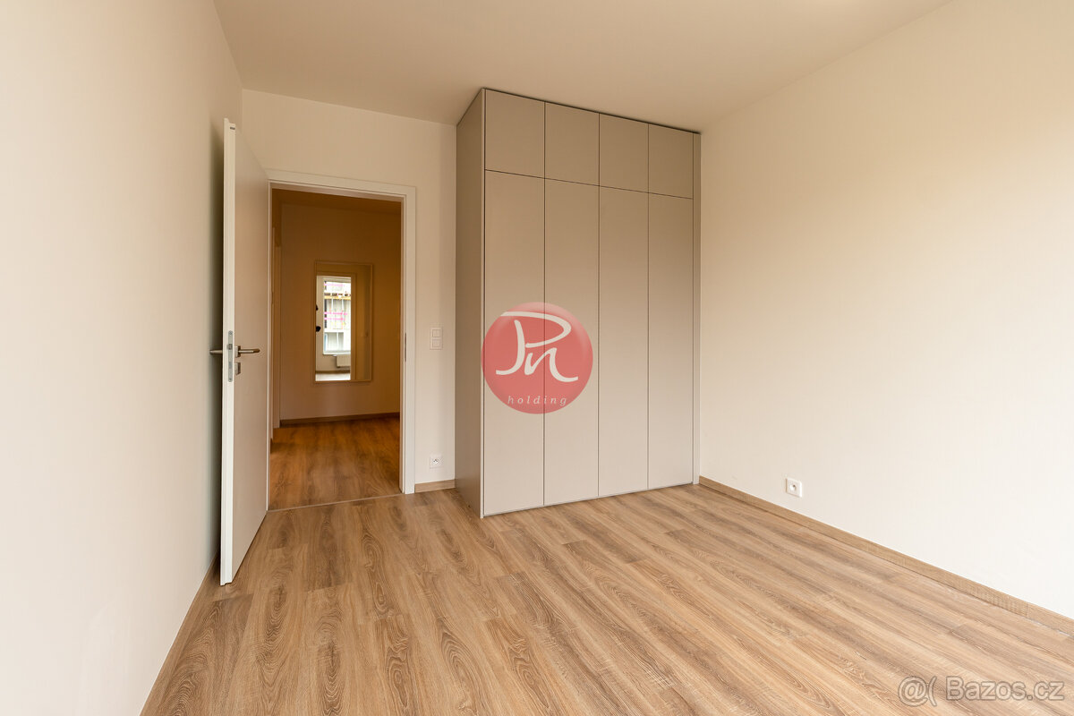 Pronájem nadstandardního bytu 4kk, s terasou 142,38m² v rezi - 12