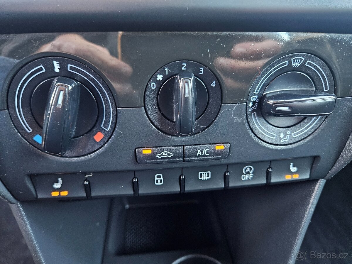 Škoda Rapid spaceback nové pneu a STK - 12