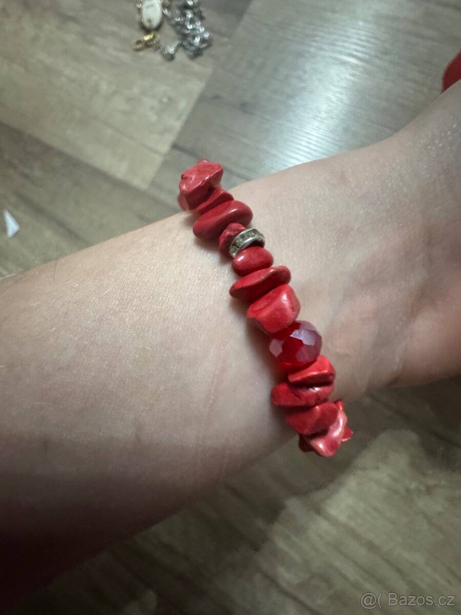 Korálky, náhrdelník, náramky - 12