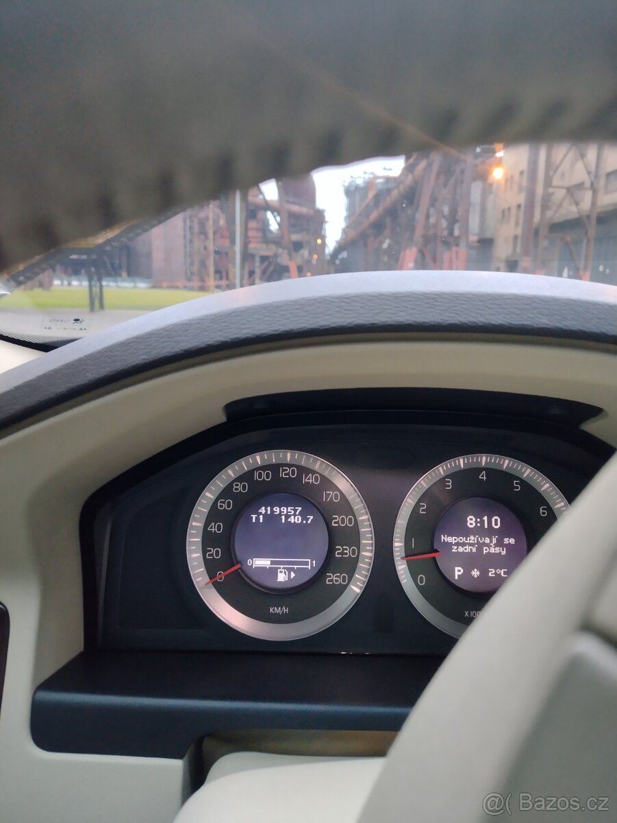 Volvo S80 V8 4.4i AWD (4x4) - 12