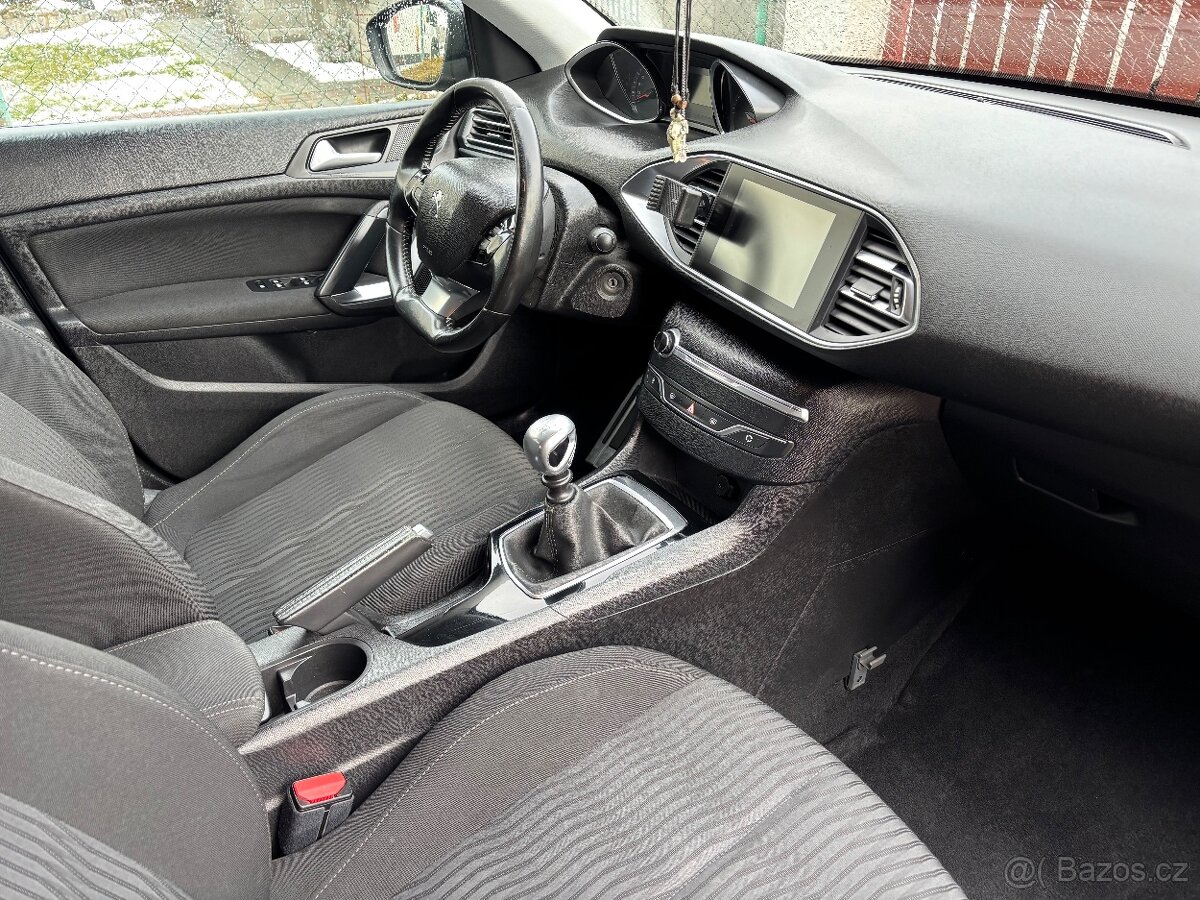 Peugeot 308 SW 1.6 88 kW - 12