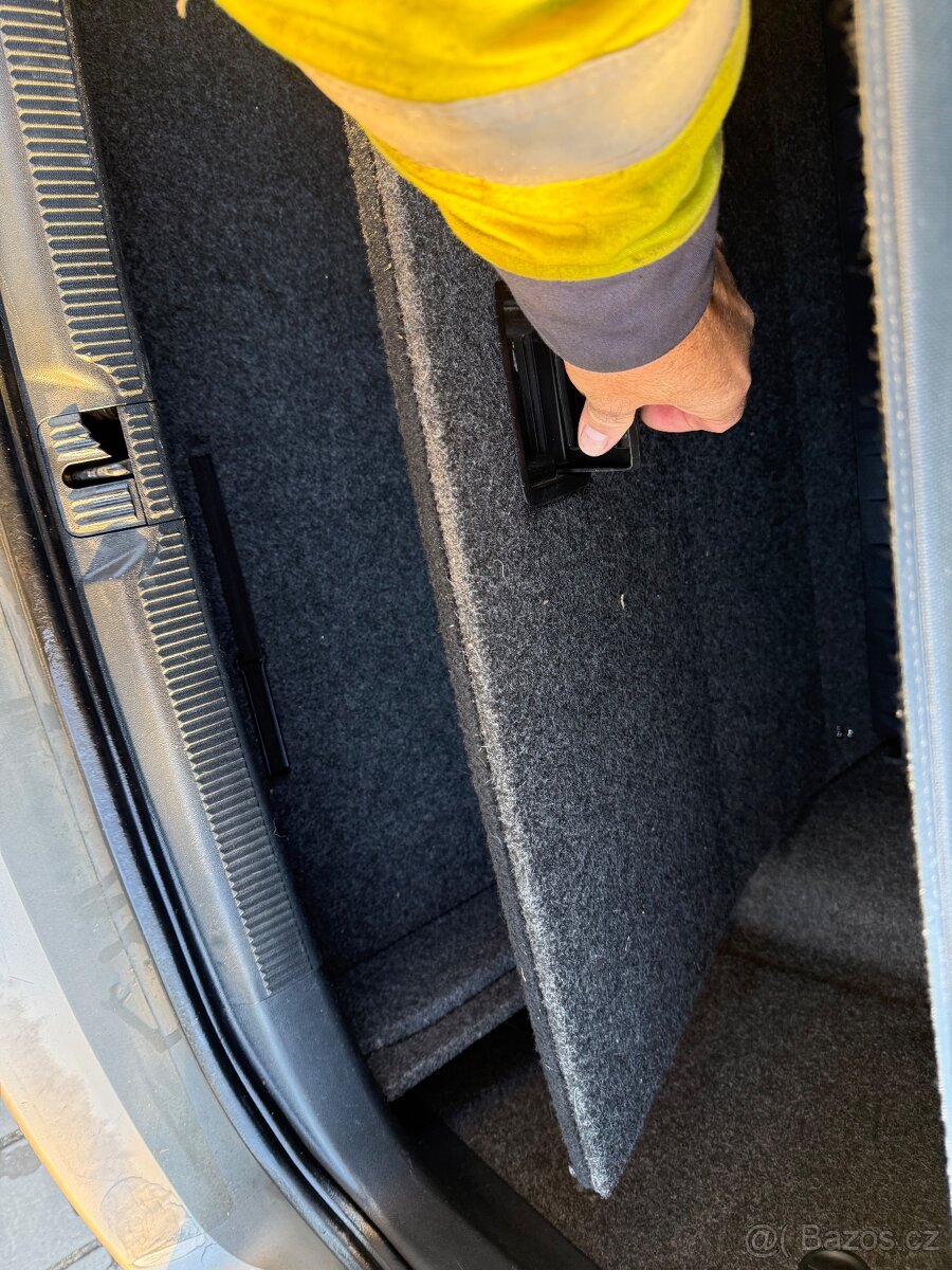 Škoda Octavia Combi 2 1.6 mpi facelift - 12