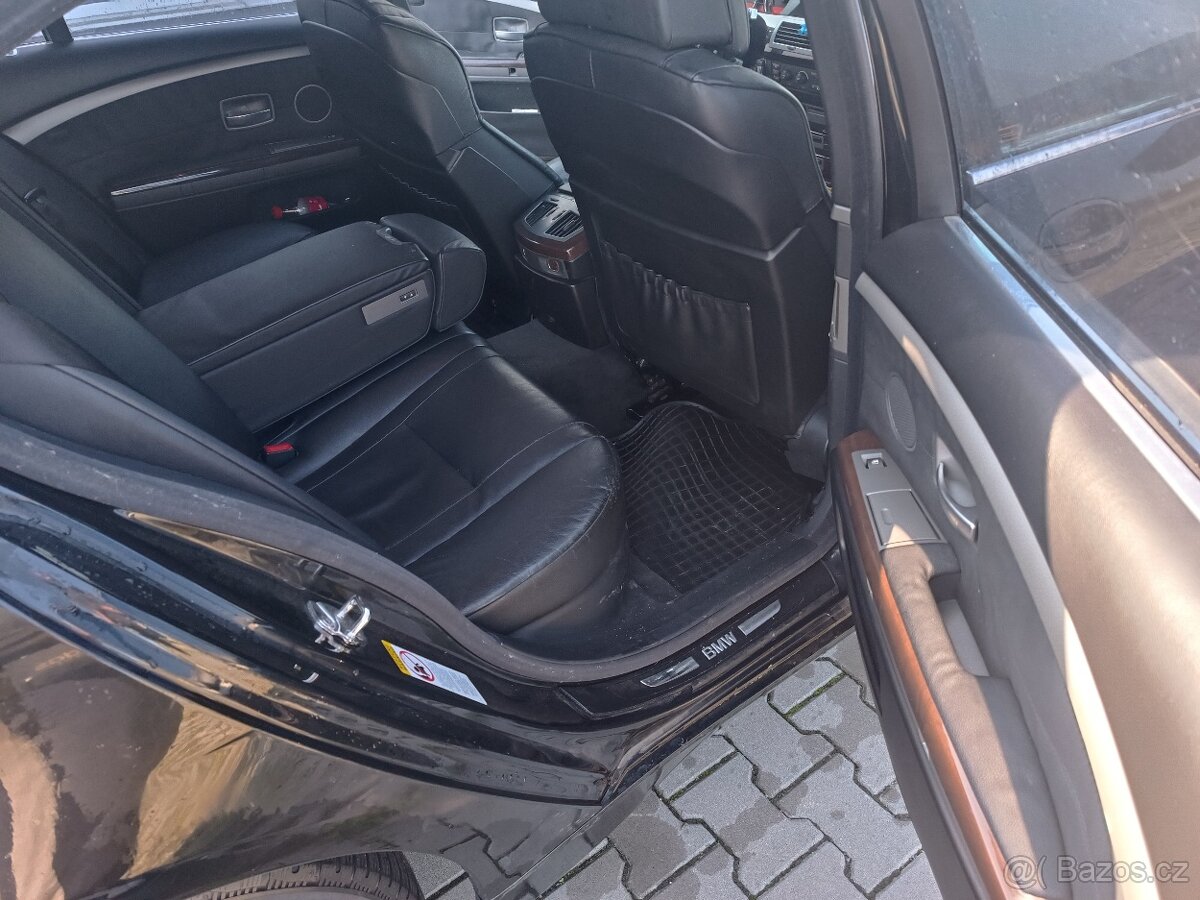 BMW 730 3.0D 160 kW Automat Rok 2004 - 12