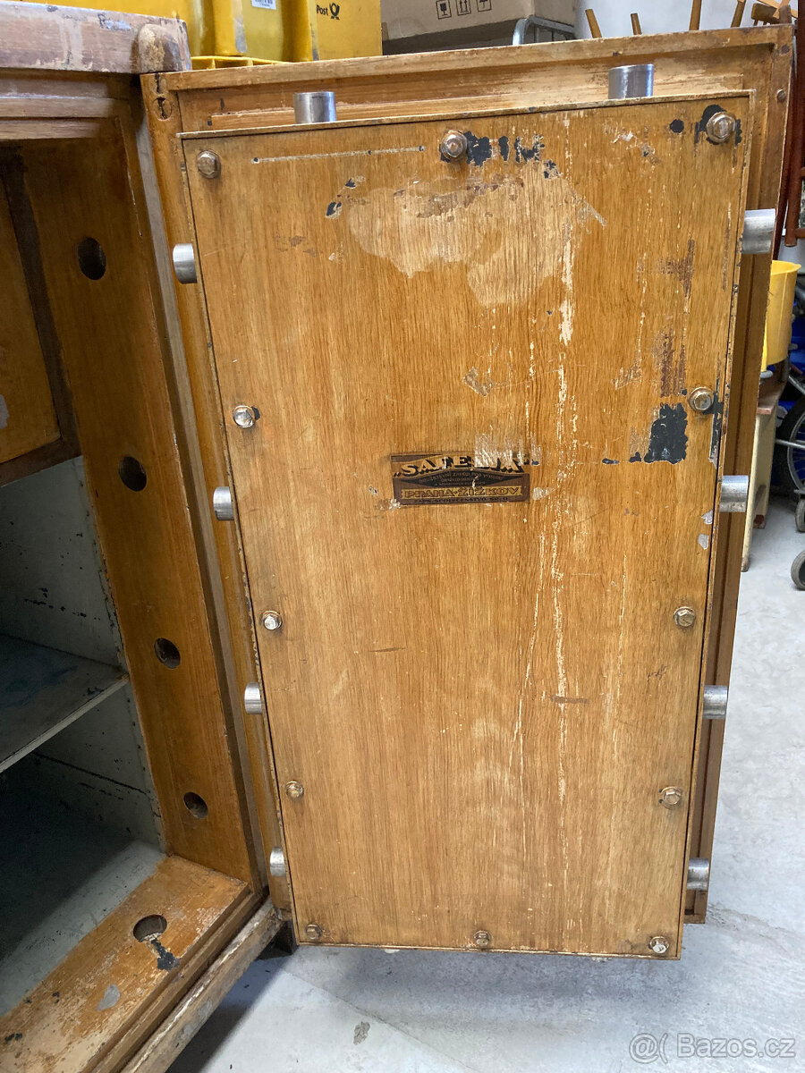 Trezor SAFESIA železobetonový, 2. bezp. třída 15.000 kč - 12