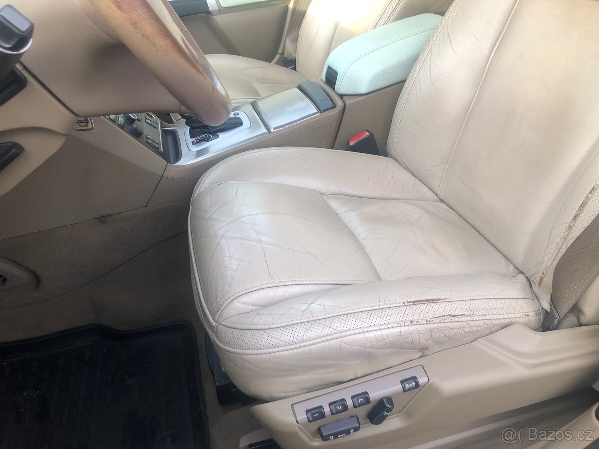 Volvo XC90 2,4 D5 AWD 136kw - 12