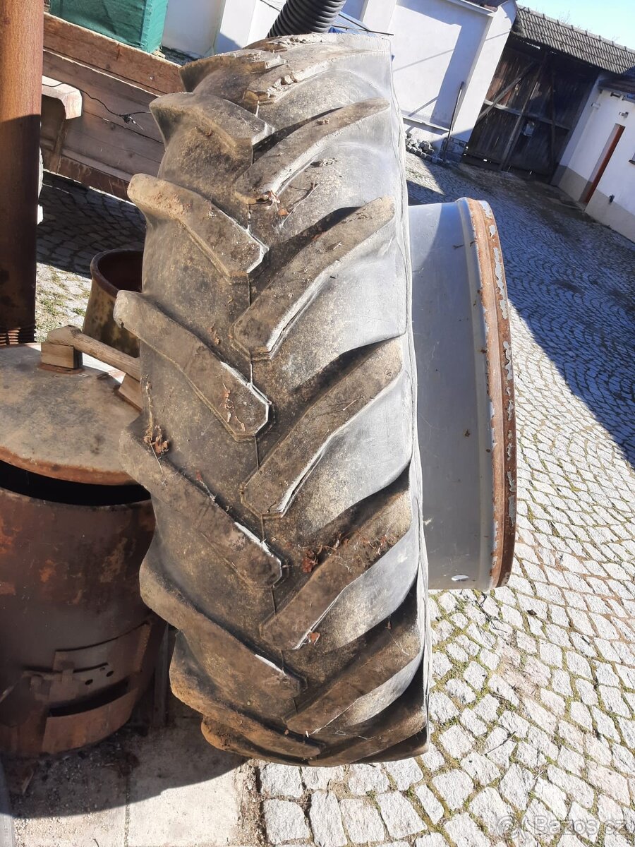 Dvojmontáže Case Maxxum 4ks pneu - 12