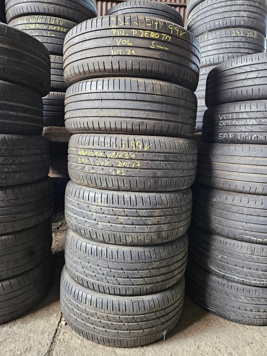 235/50R19 - 12